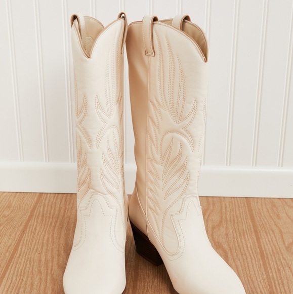 East Lion Corp Mountain Fever Mid-Calf Cowboy Boots  NO OFFERS ACCEPTED - Picture 3 of 7